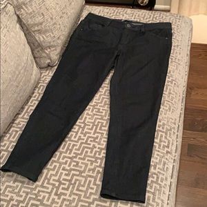 Wit and Wisdom Absolution skinny jeans. 8